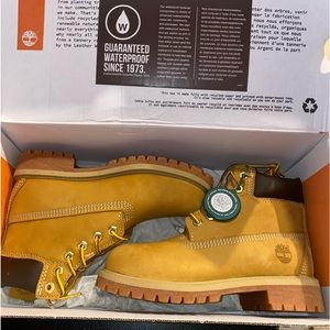NWT TIMBERLAND YOUTH SIZE 13.5 (PS) with/box 6IN BOOT WHEAT STOCKX VERIFIED